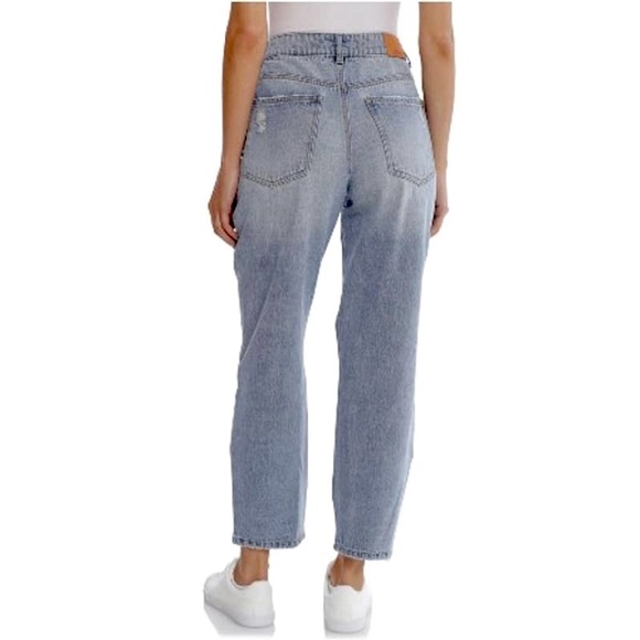 NWT Avec Les Filles Distressed High Waisted Mom
Jeans - size 27 - Picture 2 of 10